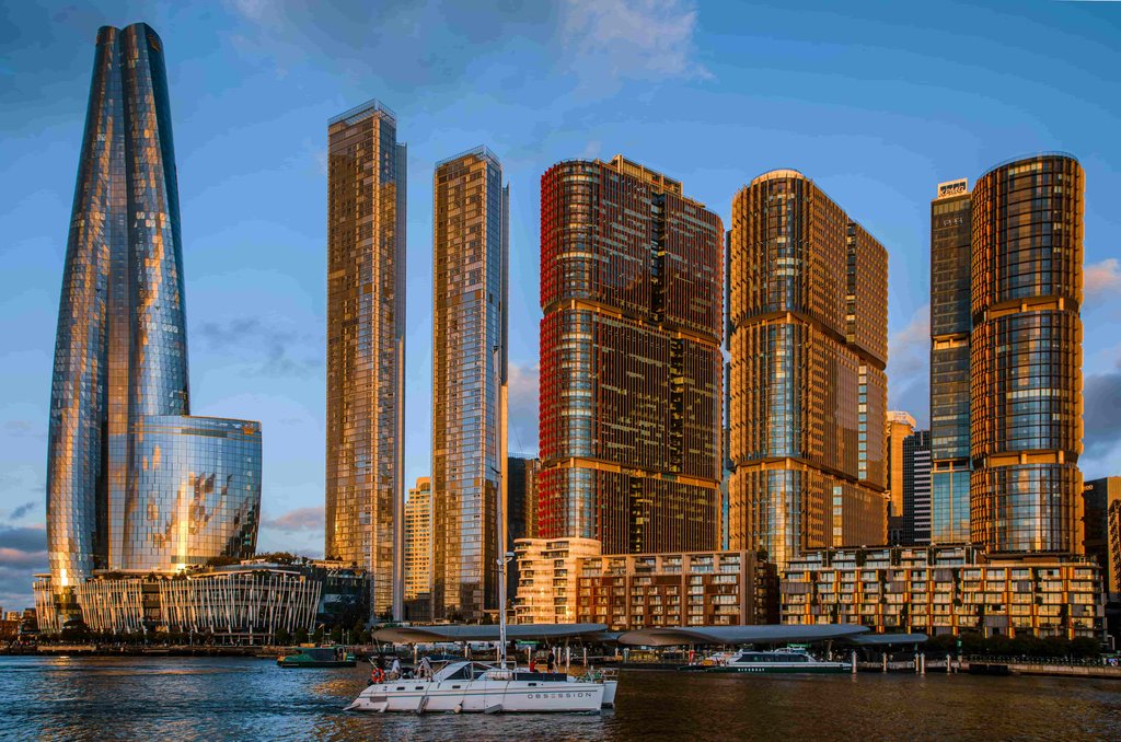 Edge Networking for Real-Time Apps: VoIP, Video, Cloud Apps, and Hybrid Work