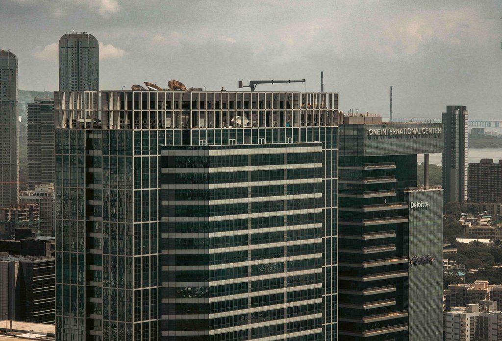 Single Office vs Multi-Site Network Design: What Changes at 5, 20, and 100 Locations