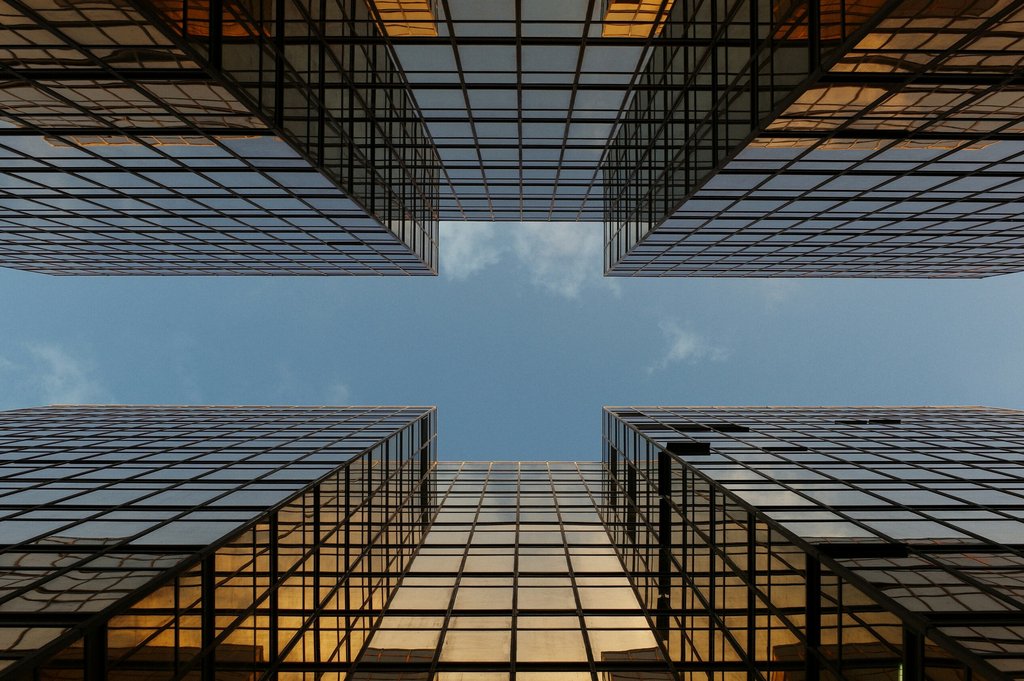 Why SMEs Are Switching to Hosted PBX: Cost Savings and Scalability