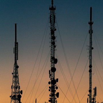 Integrating 5G/Private Cellular into Enterprise Networks: Use Cases and Challenges